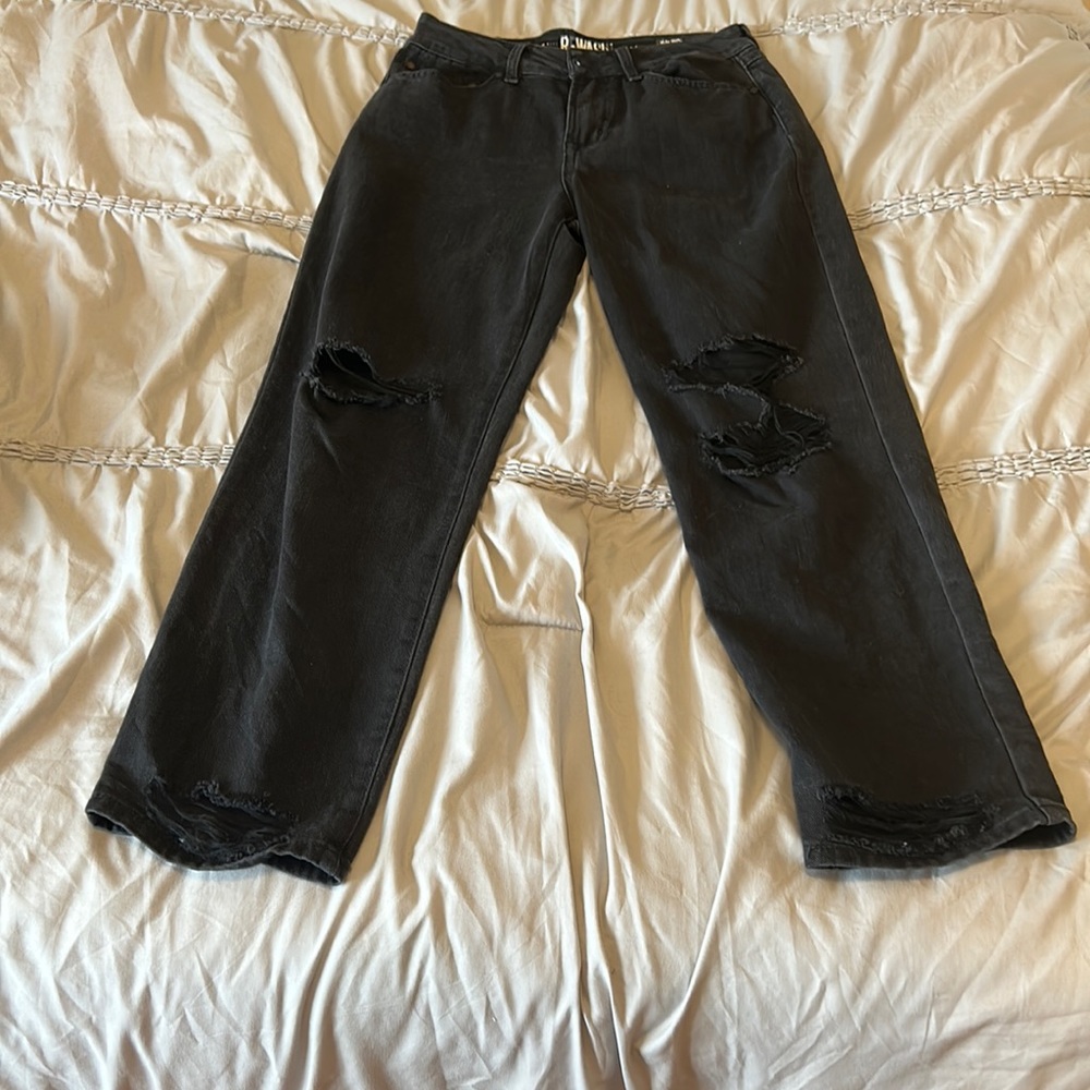 REWASH black high rise jeans, cropped on knees and ankles. Size 26